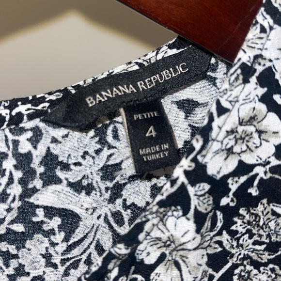 Banana Republic floral dress - Picture 4 of 5